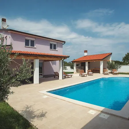 In Croatia Near The Σπίτι διακοπών