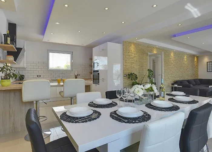 In Croatia Near The Будинок відпочинку